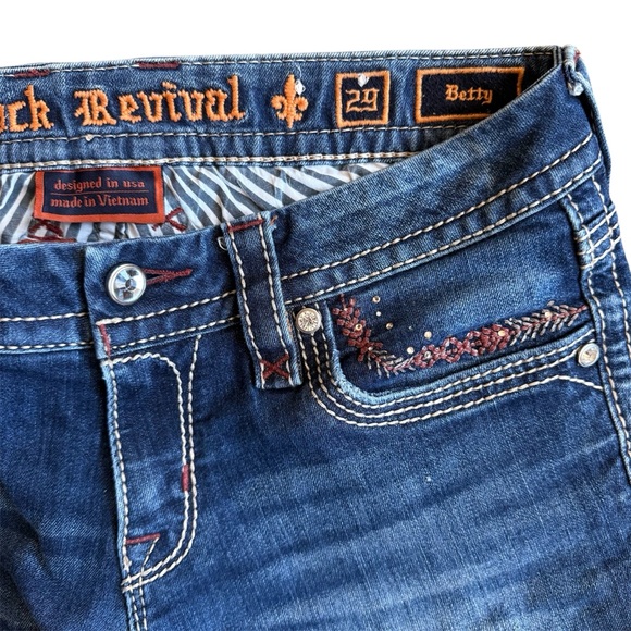 Women’s Rock Revival Bootcut Betty Rhinestone Pocket Jeans - Picture 5 of 9